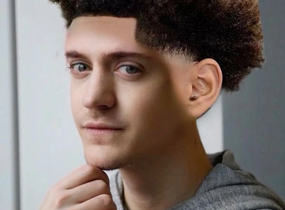 Wait in Line to Get a Low Taper Fade! - Roblox Strategy Hub: Stats, Videos & Power Tips